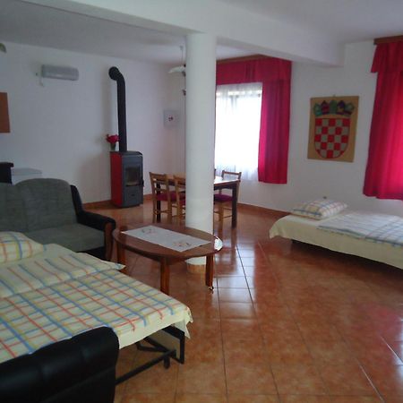 House Ilija Hodak Seliste Dreznicko Bilik gambar