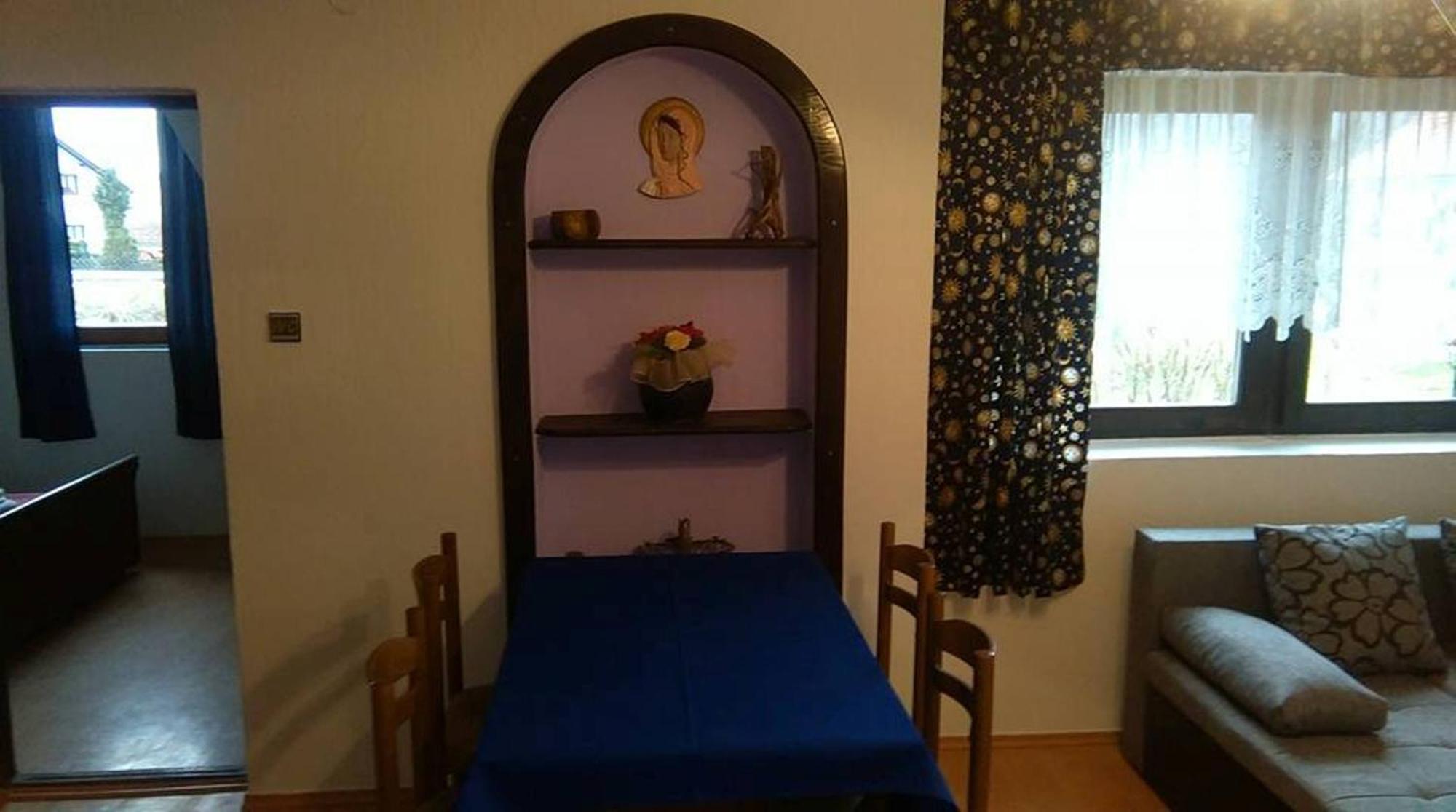 House Ilija Hodak Seliste Dreznicko Bilik gambar