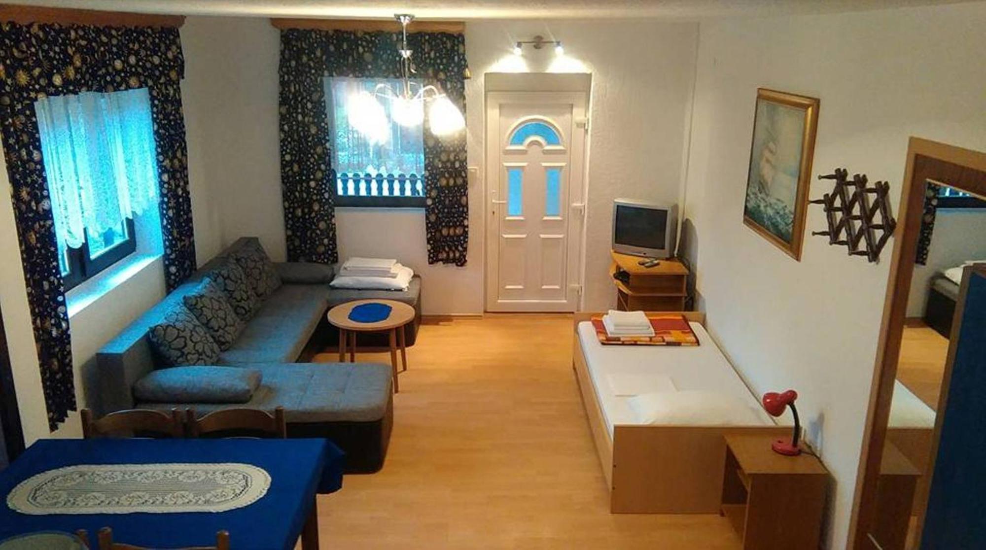 House Ilija Hodak Seliste Dreznicko Bilik gambar