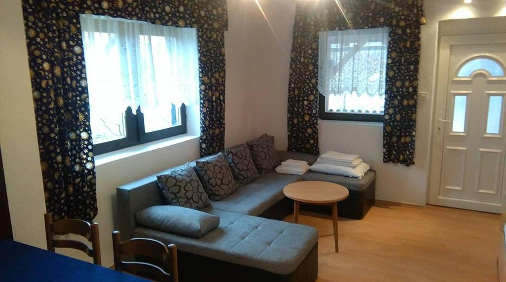 House Ilija Hodak Seliste Dreznicko Bilik gambar