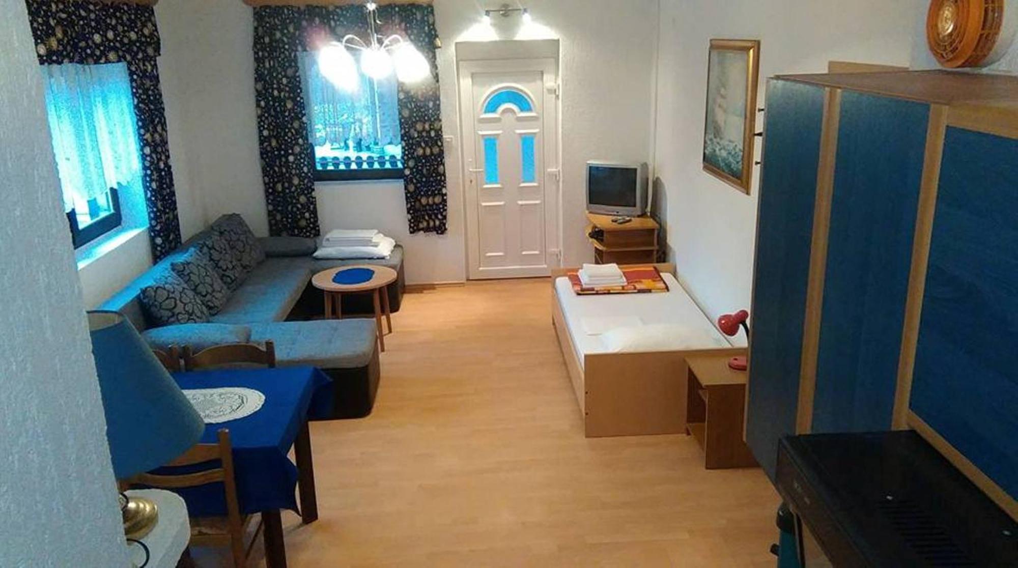 House Ilija Hodak Seliste Dreznicko Bilik gambar