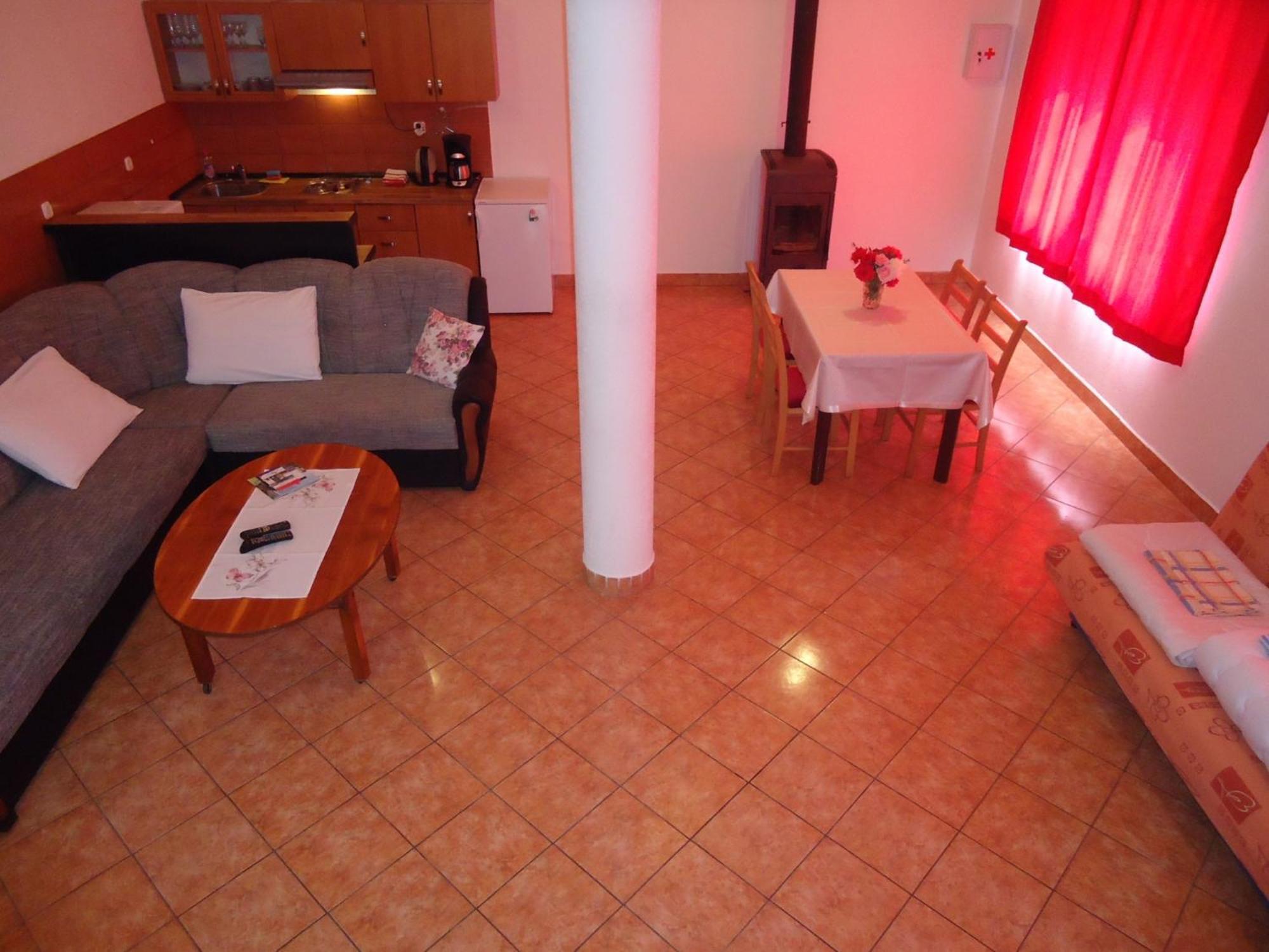 House Ilija Hodak Seliste Dreznicko Bilik gambar