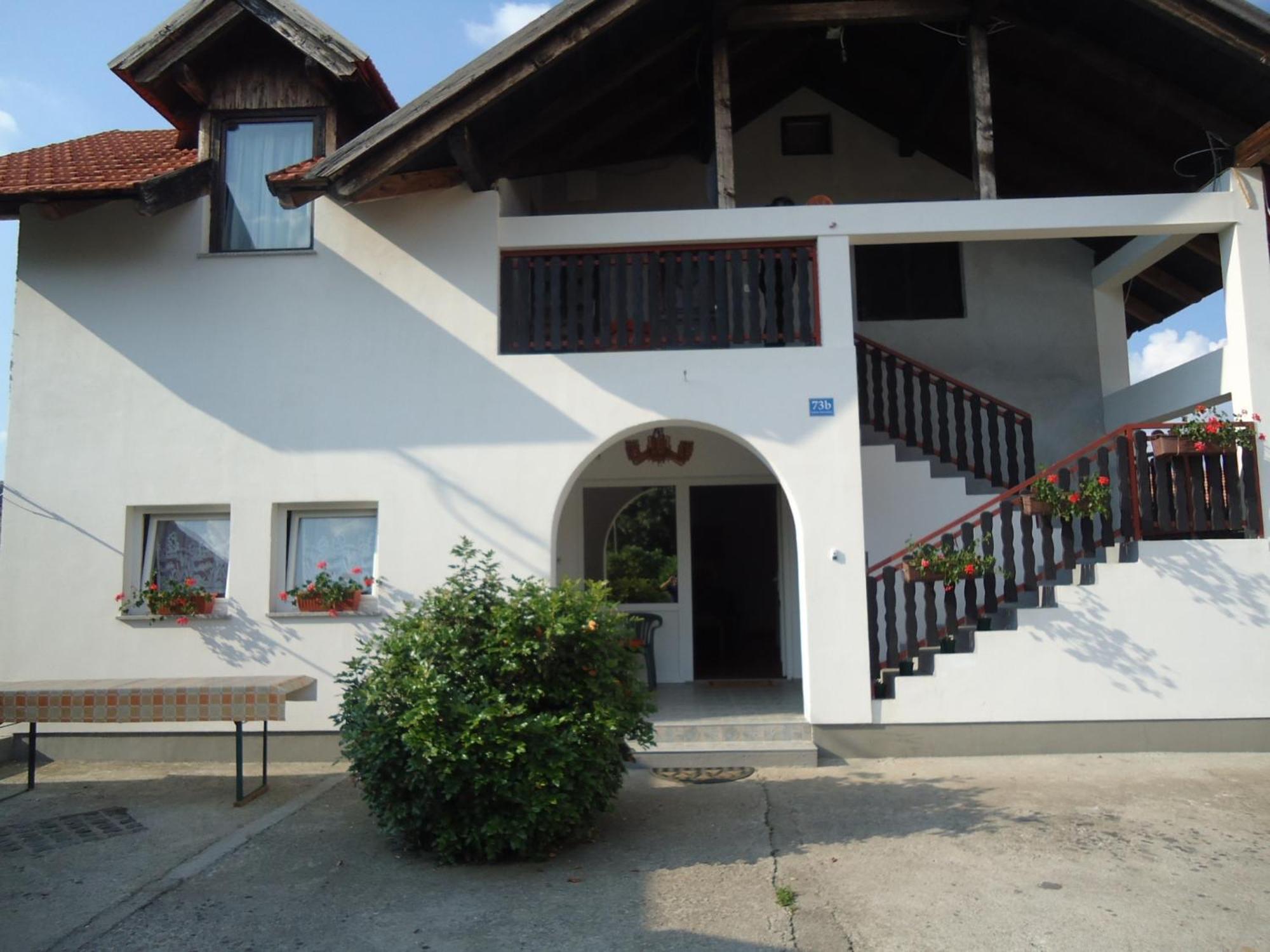 House Ilija Hodak Seliste Dreznicko Bilik gambar