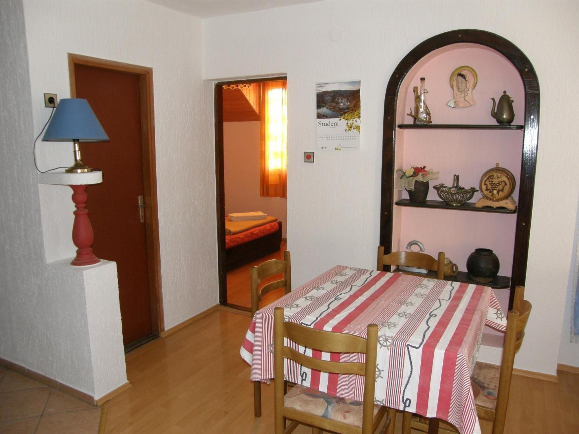 House Ilija Hodak Seliste Dreznicko Bilik gambar